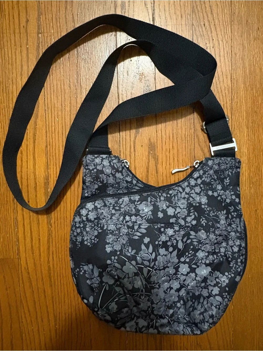 Baggallini Black and Gray Floral Print Crossbody Bag - Picture 2 of 7